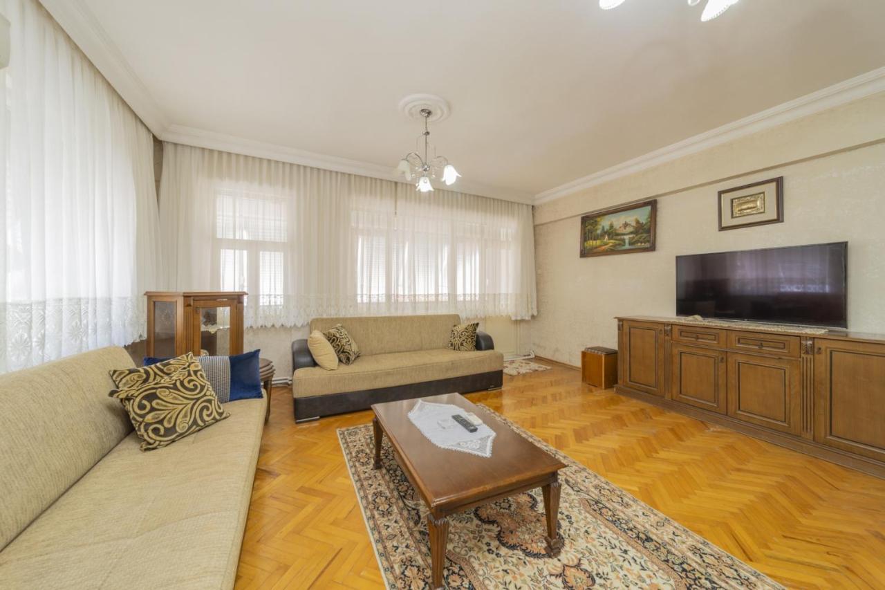 Cozy Flat W Balcony 10 Min To In Daire